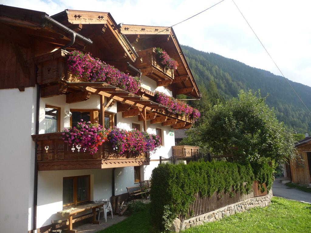 Familie Neunhaeuserer Neustift im Stubaital Exterior foto