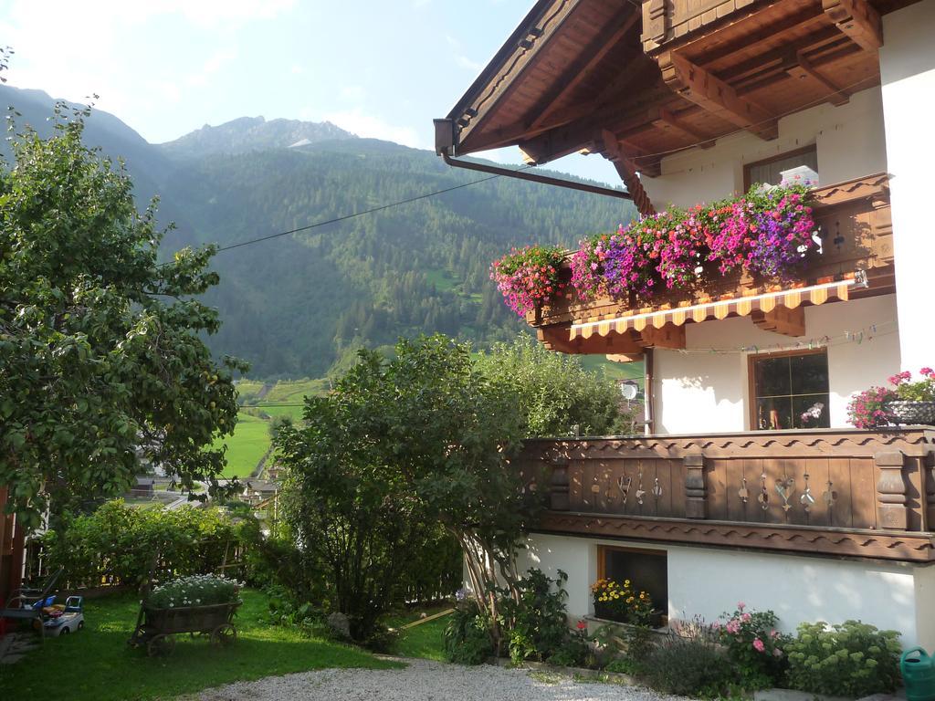 Familie Neunhaeuserer Neustift im Stubaital Exterior foto